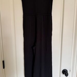 Sleek Black Strapless Jumpsuit with Fitted Waist